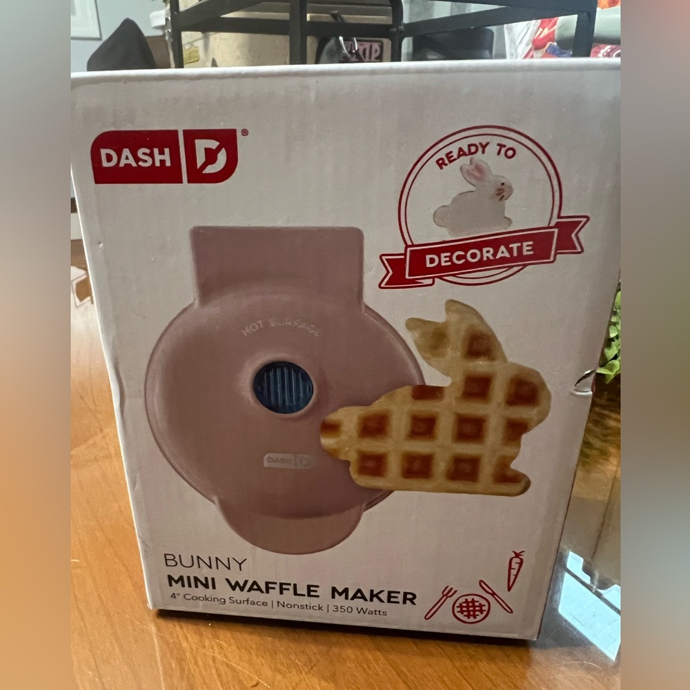 Bunny-Dash NWT Pink Bunny Mini Waffle Maker